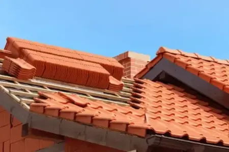 Pose et rénovation de toiture en tuiles à Braud-et-Saint-Louis
